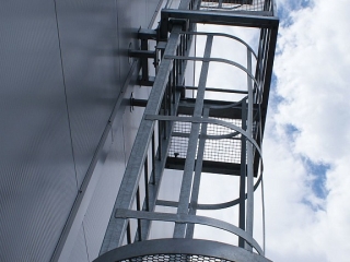 Industrial ladders